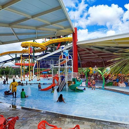Piazza Diroma Com Acesso Ao Acqua Park Em Caldas Novas Extérieur photo